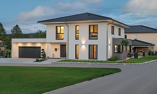 moderne Stadtvilla mit Zeltdach