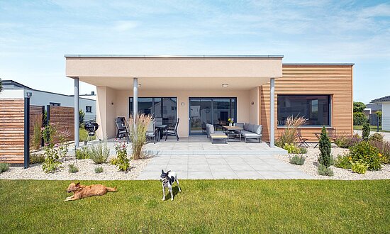 Moderner Bungalow mit Flachdach