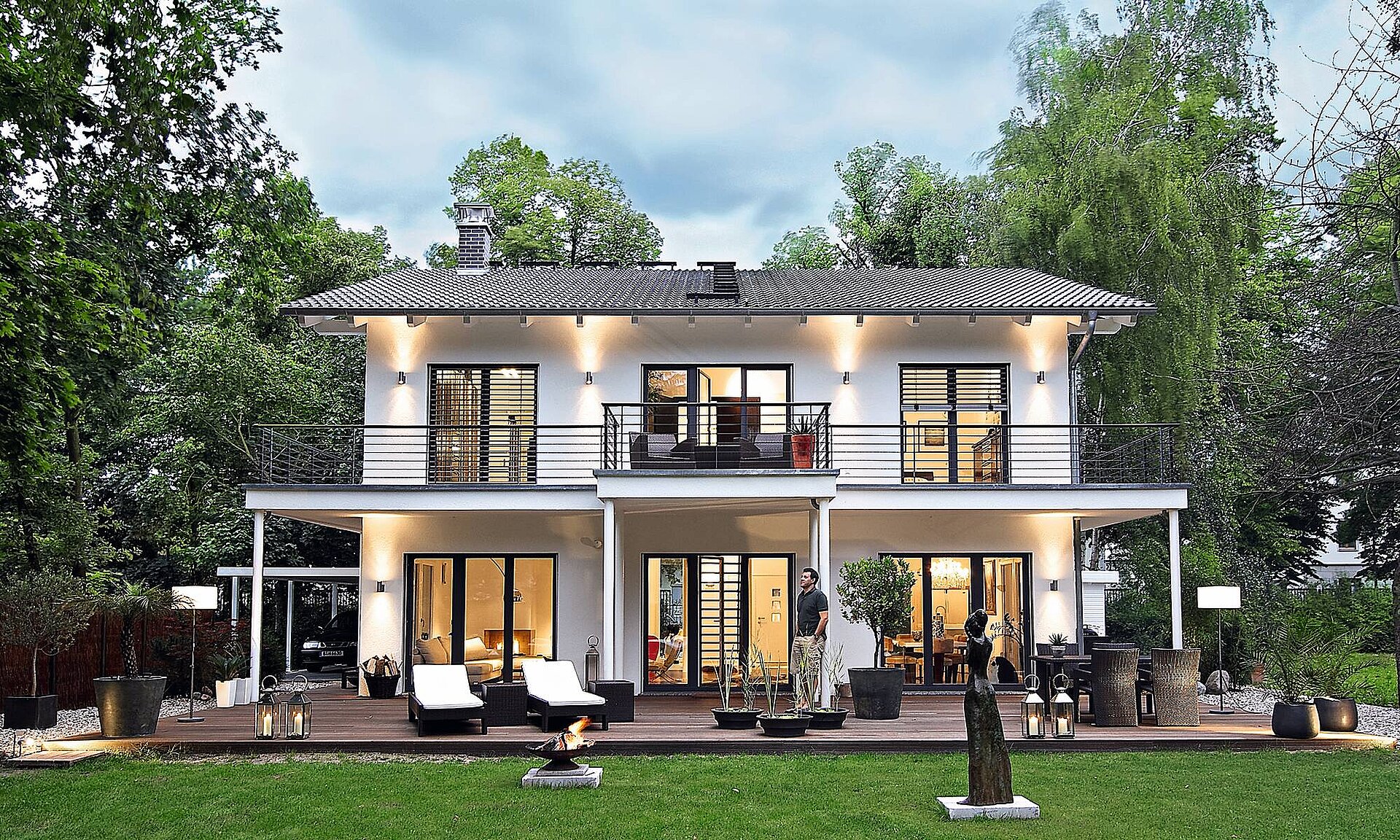 Energy-efficient wooden prefab home