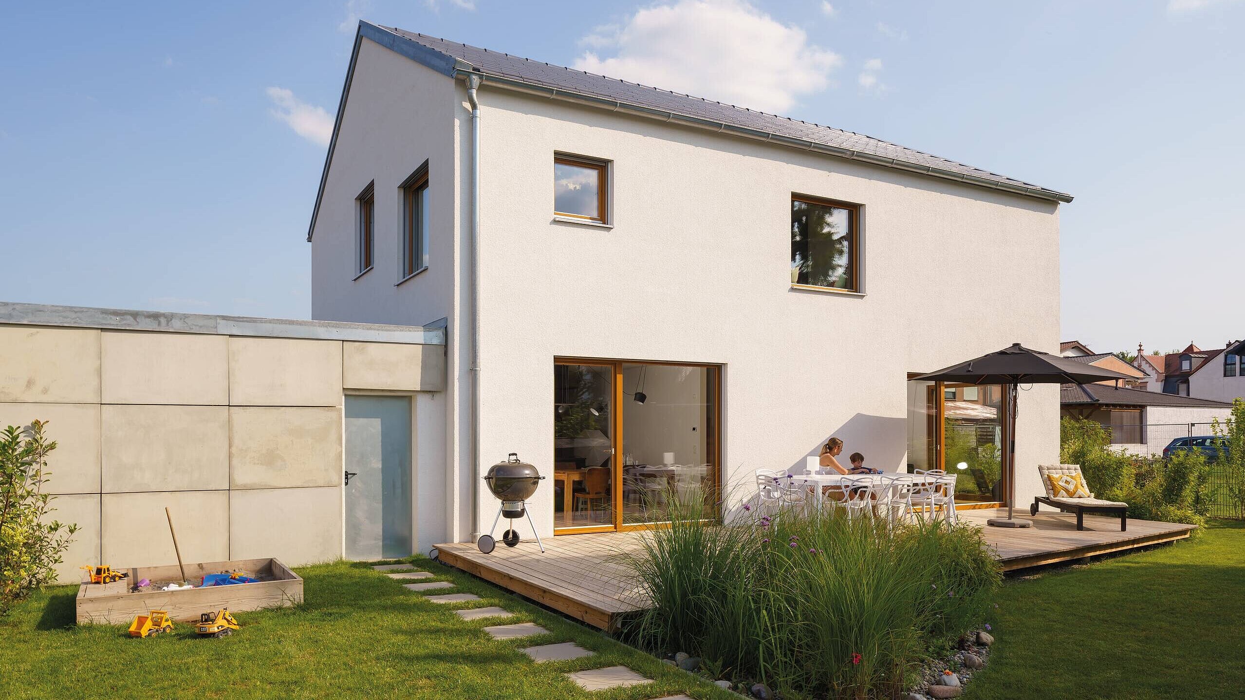 Einfamilienhaus mit Garten Satteldachhaus