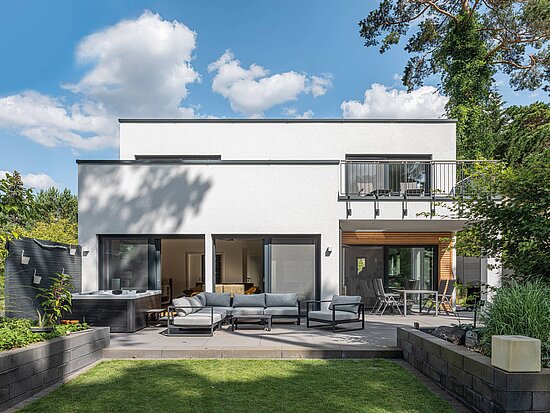 Zweigeschossiges Kundenhaus