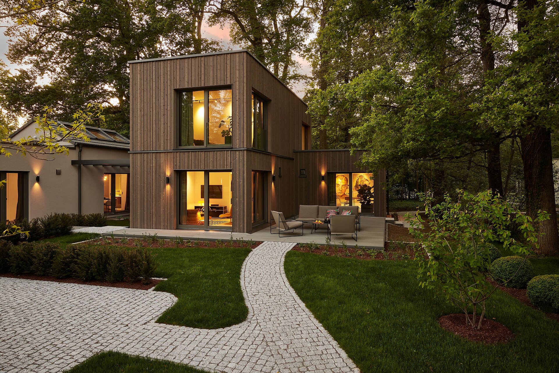 zweigeschossiges Ausstellungshaus OPTION mit Anbau Musterhaus OPTION