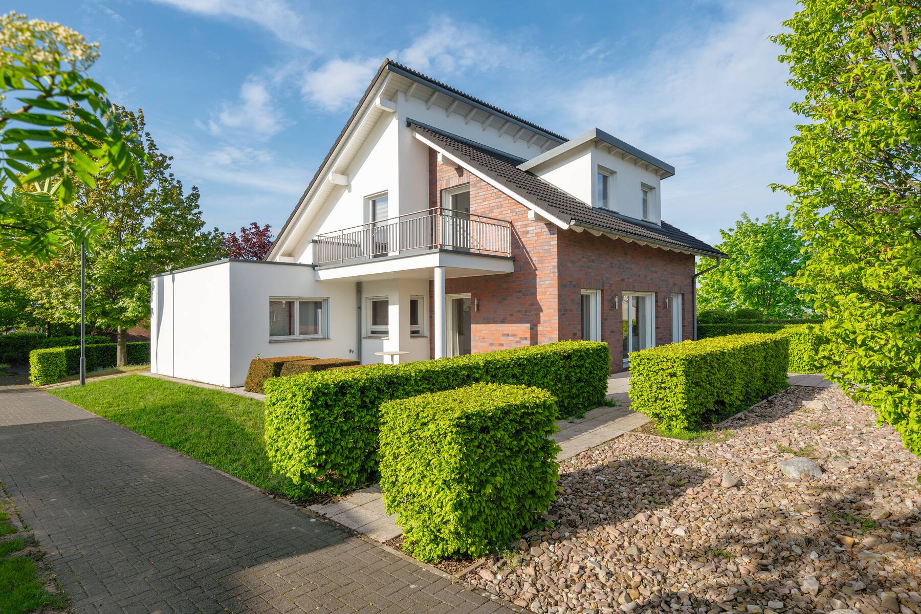 Ausstellungshaus mit versetztem Pultdach Ausstellungshaus