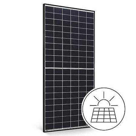 Ein schwarzes Solarpanel mit einer rechteckigen Form, das in vertikaler Position steht. Neben dem Panel befindet sich ein einfaches Symbol, das eine Sonne über einem Solarpanel darstellt, um die Energiegewinnung durch Sonnenlicht zu verdeutlichen.