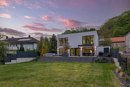 Einfamilienhaus in Abendstimmung