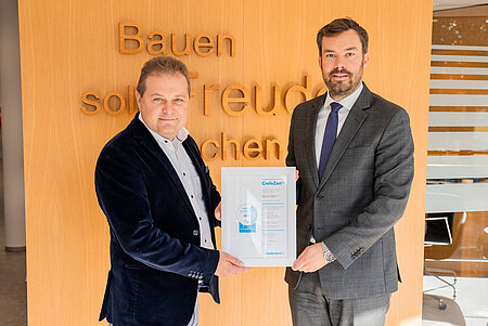 WeberHaus erhält zum 15. Mal Bonitätszertifikat CrefoZert